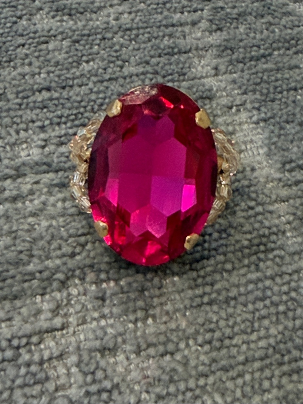 Vintage Tarina Tarantino Large Pink Glass Cocktail Ring